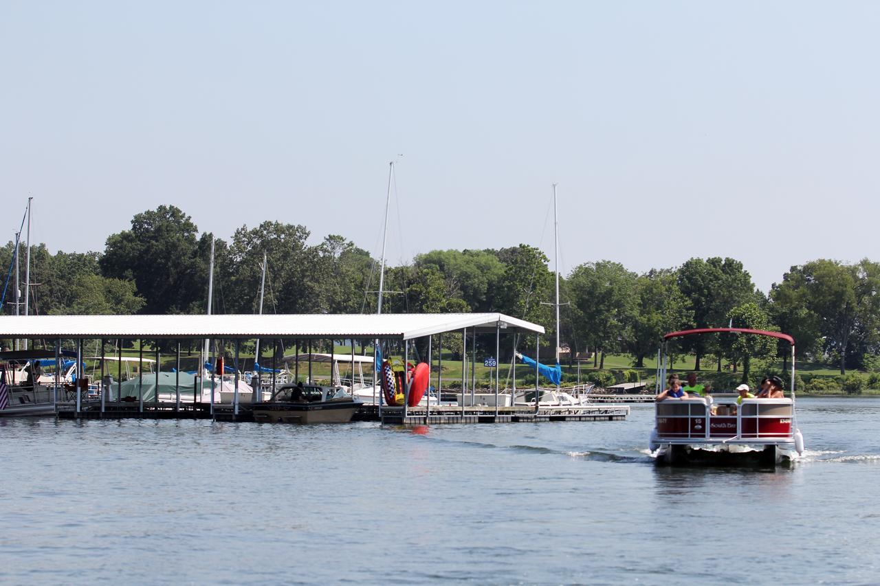 Kenlake State Resort Park Aurora Exterior photo